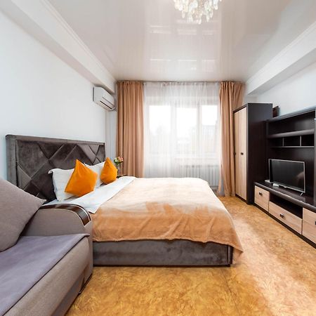 Apartment Оn Makatayeva 5 B Almaty Exterior photo