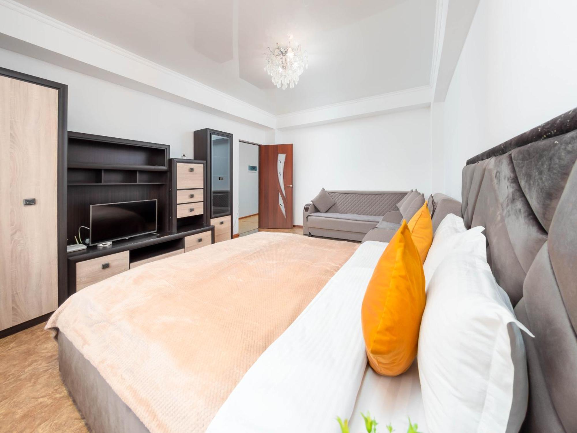Apartment Оn Makatayeva 5 B Almaty Exterior photo